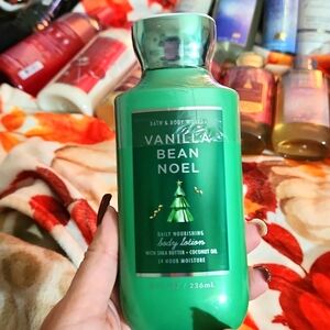 NWT VANILLA BEAN NOEL BODYLOTION